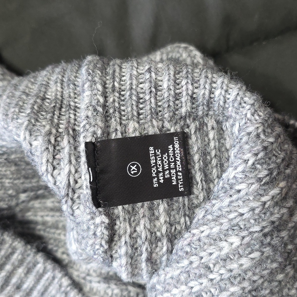 Fashion Nova Gray Turtleneck Sweater Size 1X - Picture 3 of 4